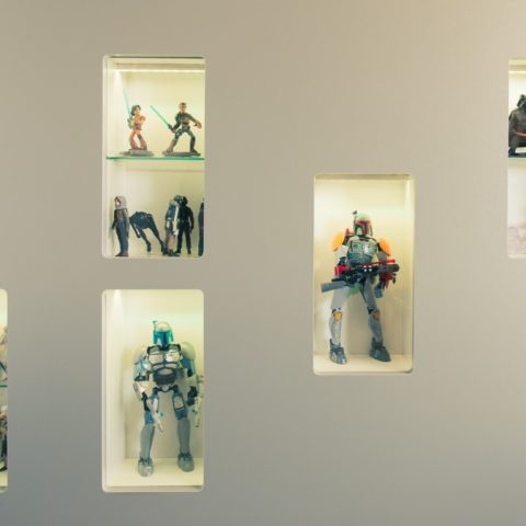 Figurki postaci Star Wars w barze
