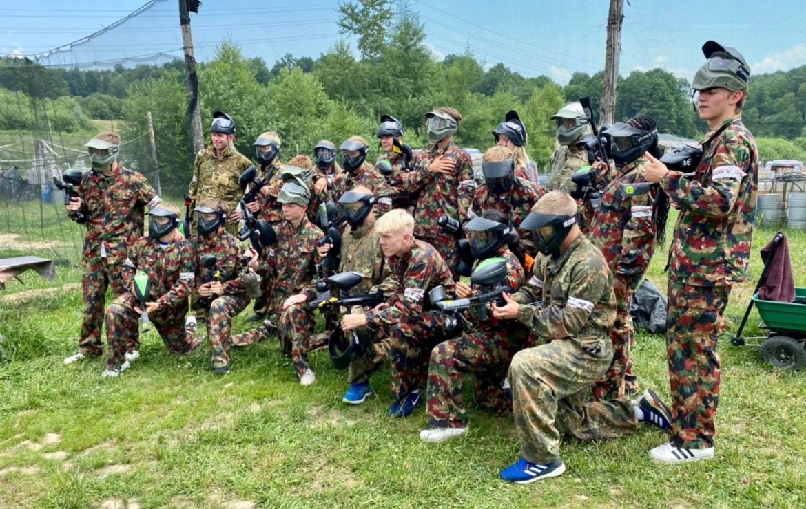 Paintball — planowanie i koordynacja na polu gry